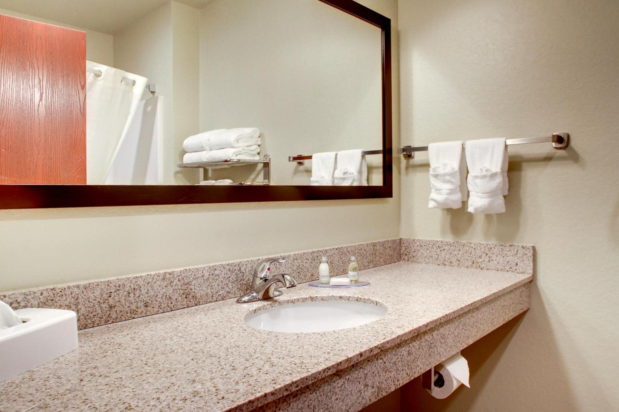 Cobblestone Hotel & Suites - Salem Buitenkant foto